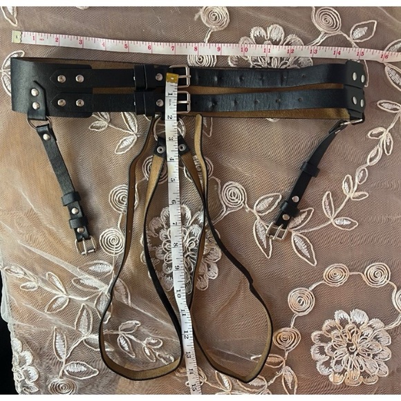4 piece Black Leather & Metal, Bra Top, Garter, Whip and Chain, Silver Accents - Picture 13 of 17